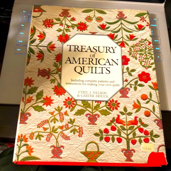 Treasury of American Quilts (000225) - Picture 1 of 16